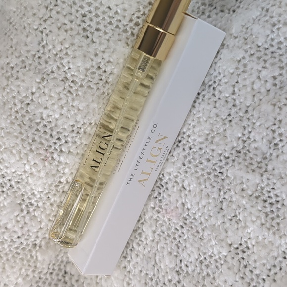 The Lyfestyle Co. Eau de Parfum Travel Spray in Align - Picture 11 of 11